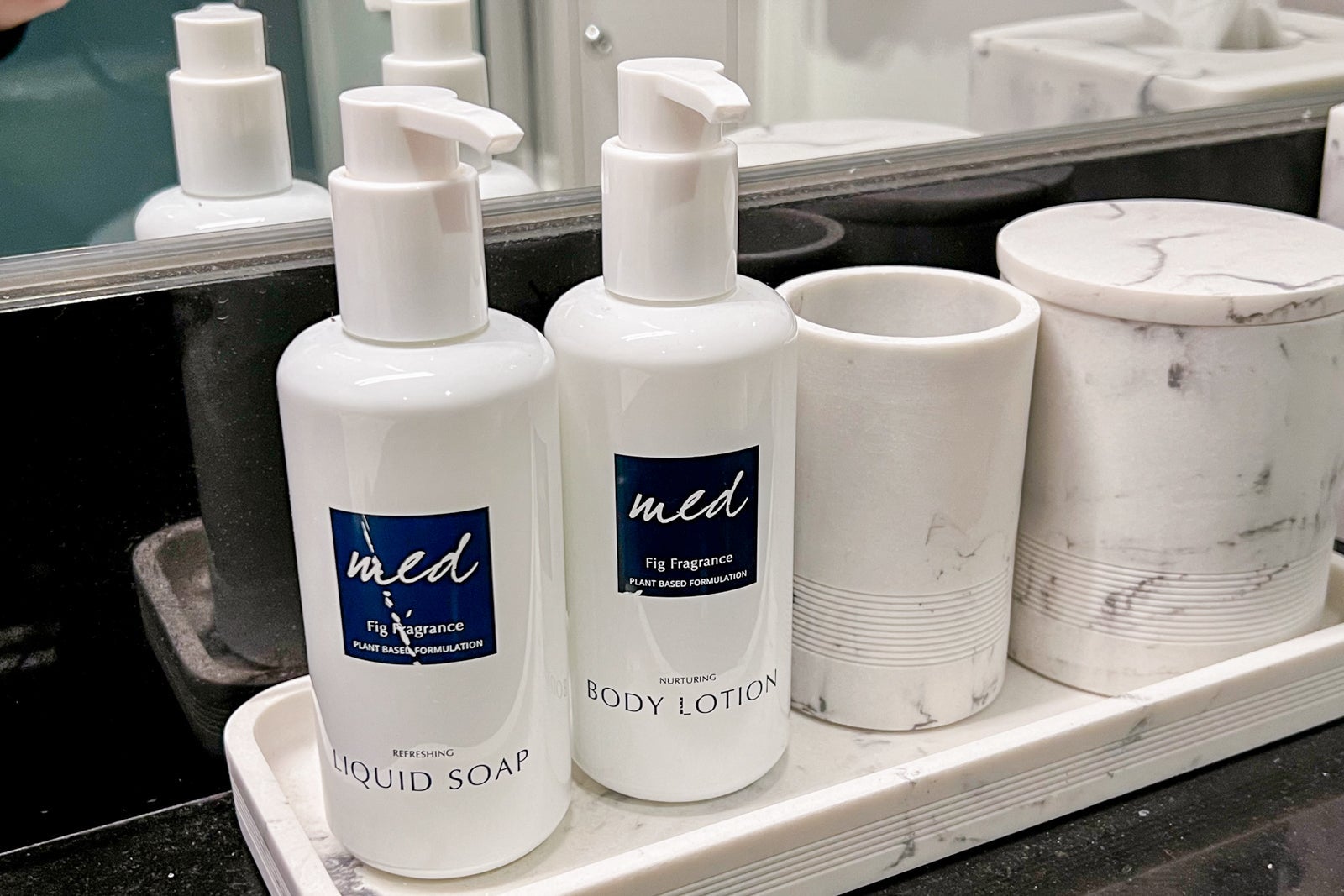 Yacht Club Deluxe Suite