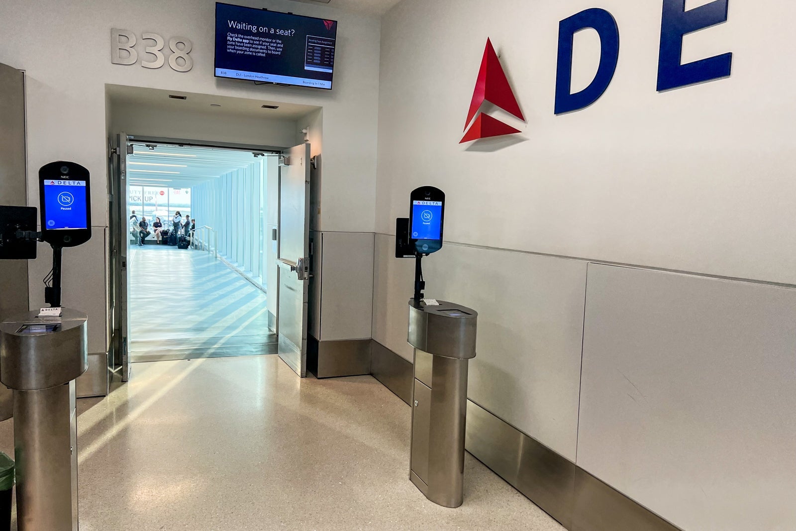 Touchless ID LGA