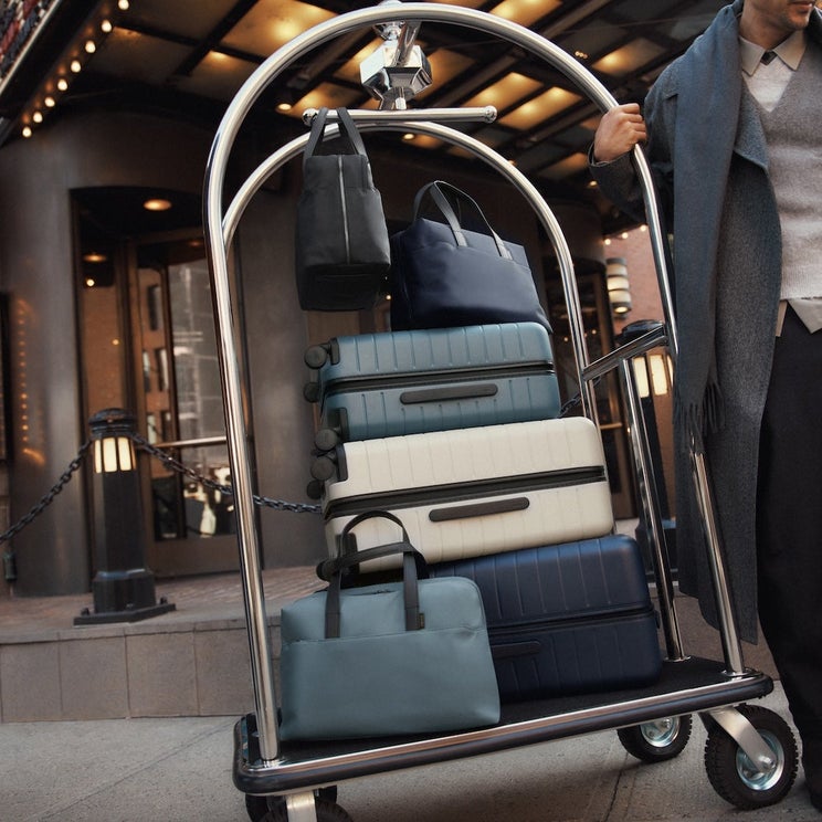 This popular credit card is offering up to $200 in savings on new Away bags