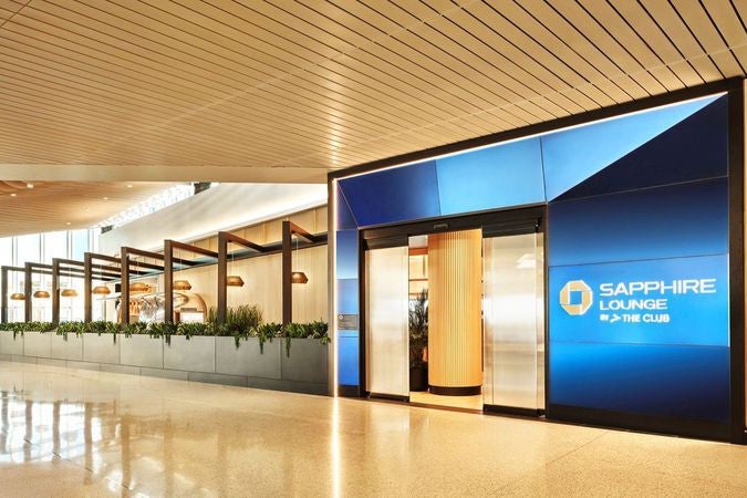 Phoenix chase lounge