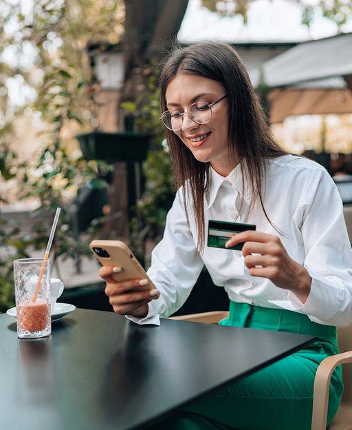 woman shopping online