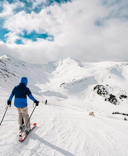 How to ski for free by showing this airline’s boarding pass