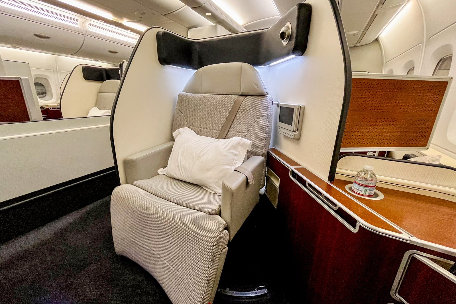 Qantas first class seat