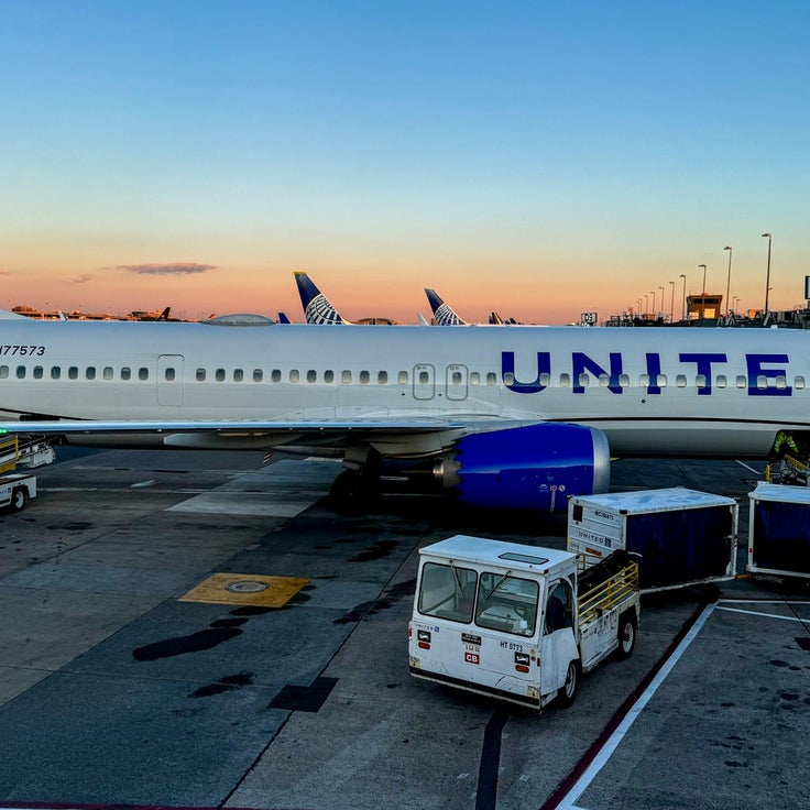 United Airlines warns of delays after ground stop for 'technology issue'
