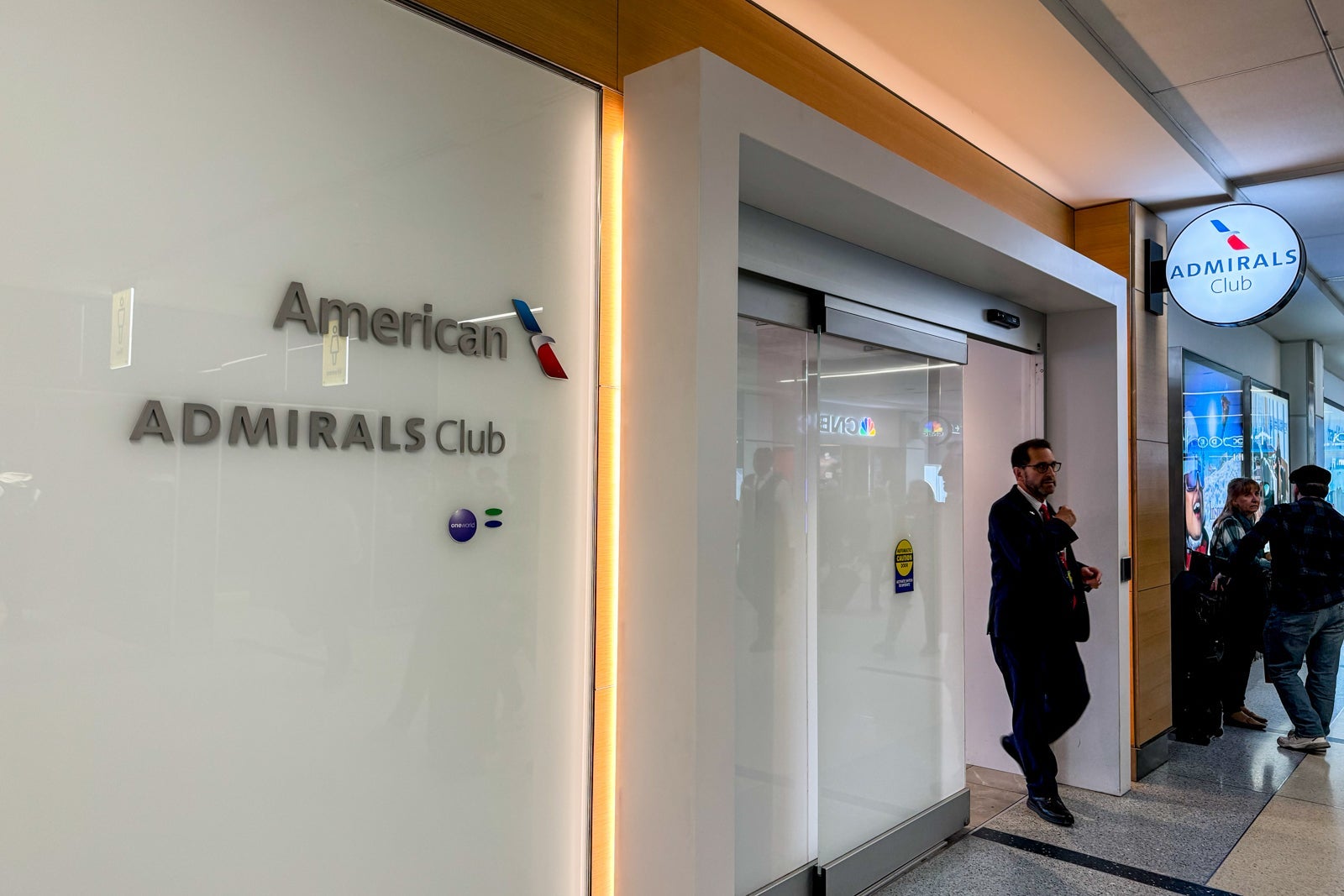 American Airlines B-concourse Admirals Club at Charlotte Douglas International Airport (CLT). 