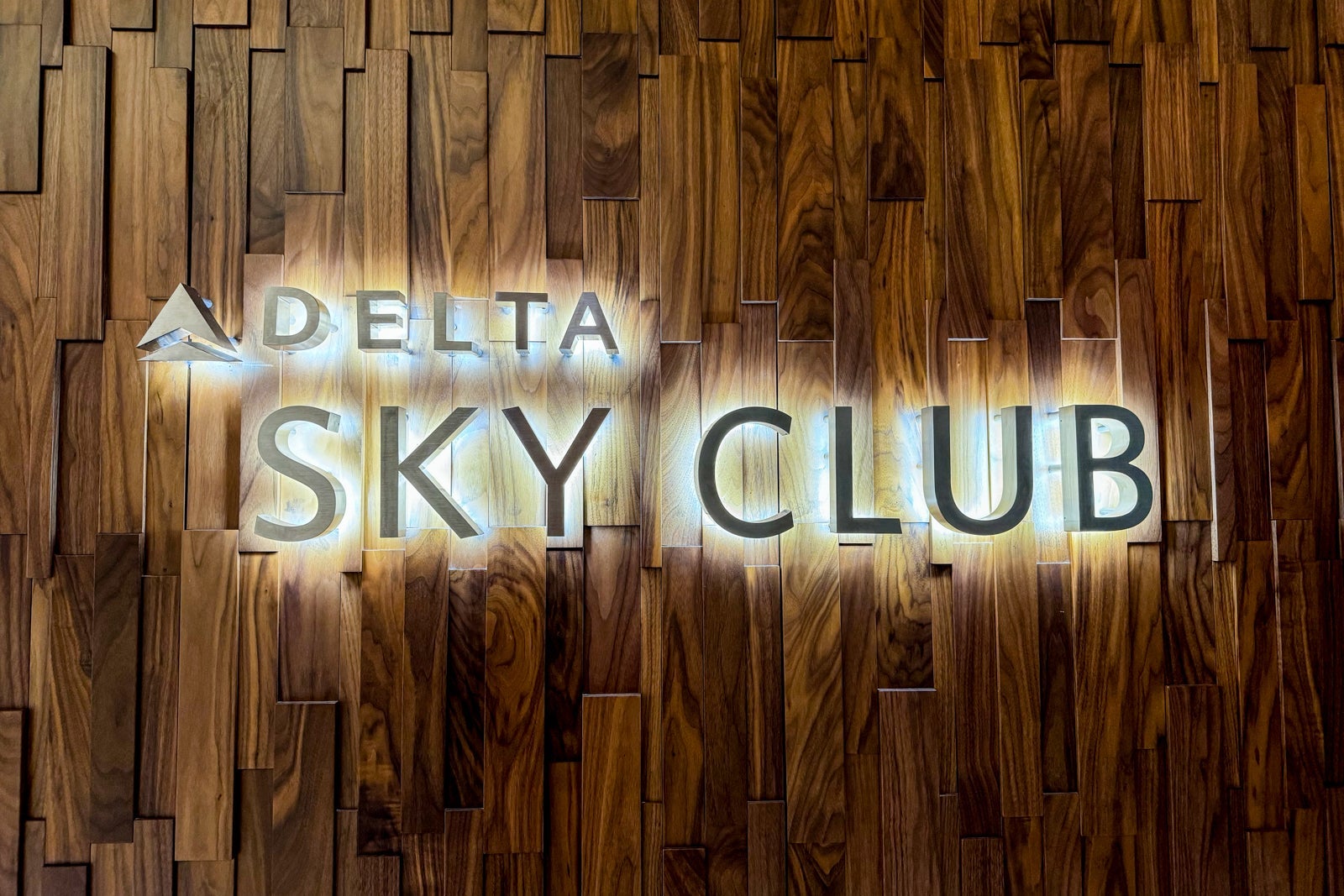 Delta Sky Club at Newark Liberty International Airport