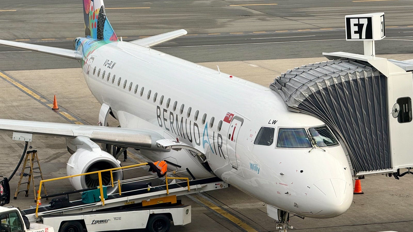 Bermudair Embraer E190
