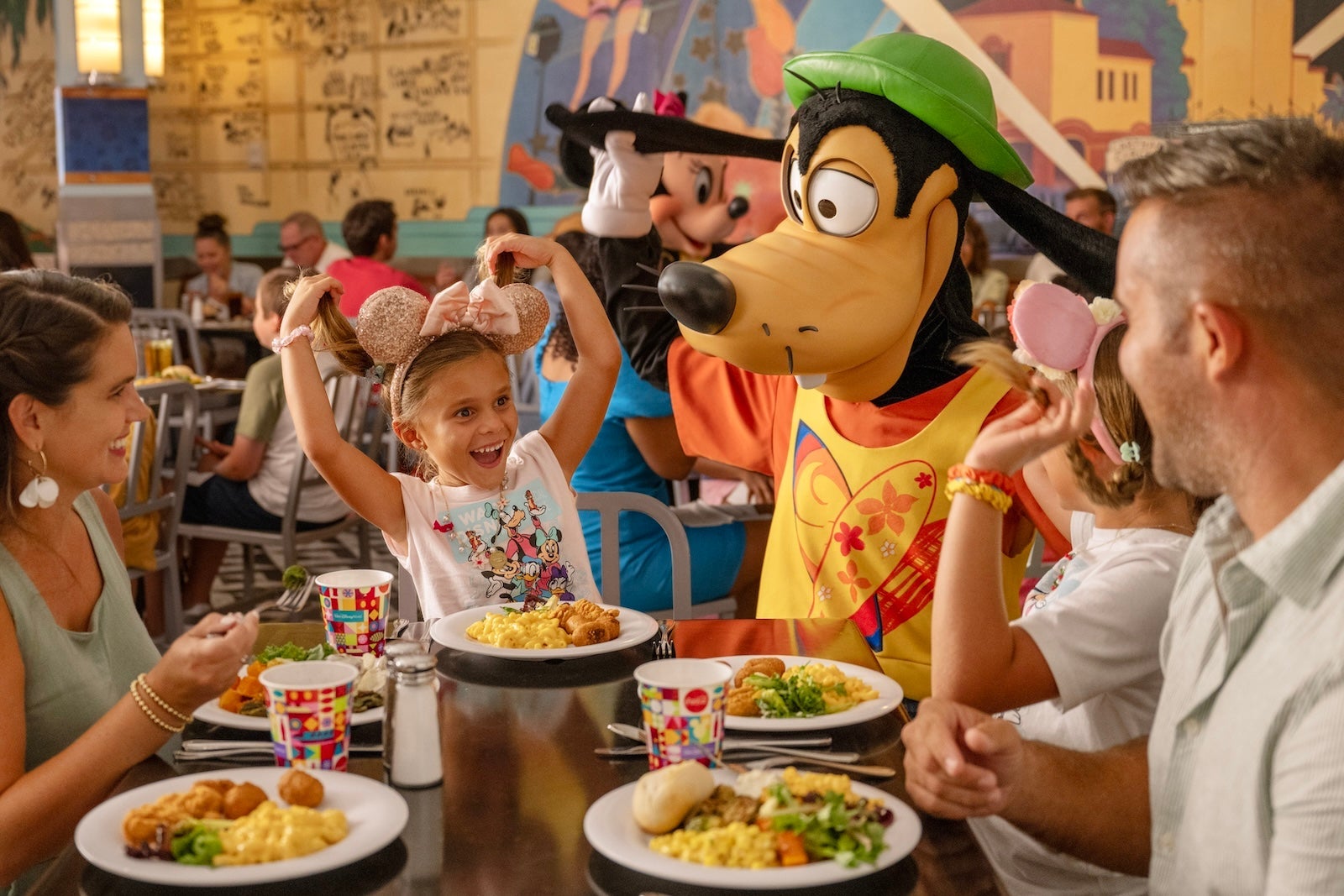 Family dining at Disney
