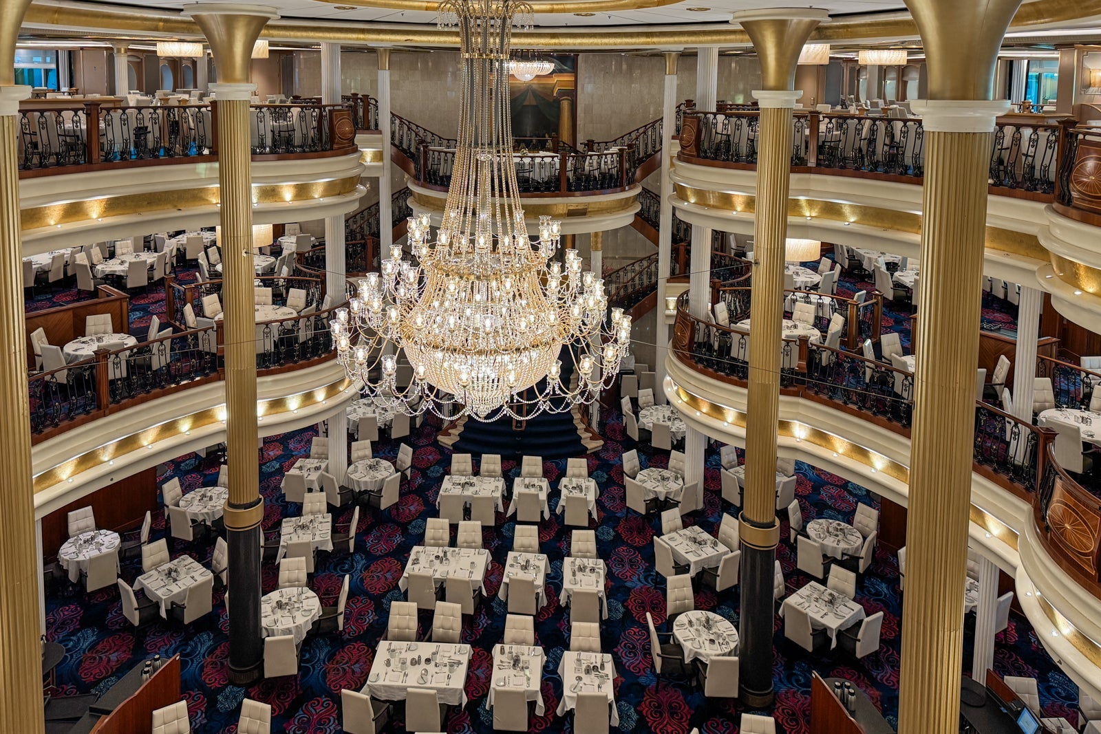 main dining Voyager of the Seas