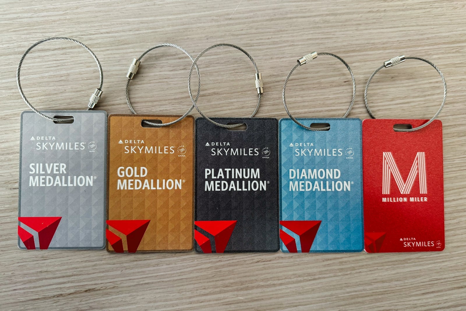 DIAMOND MEDALLION LUGGAGE TAG タグ New 2024 Delta Airlines DIAMOND Medallion metal Luggage Bag