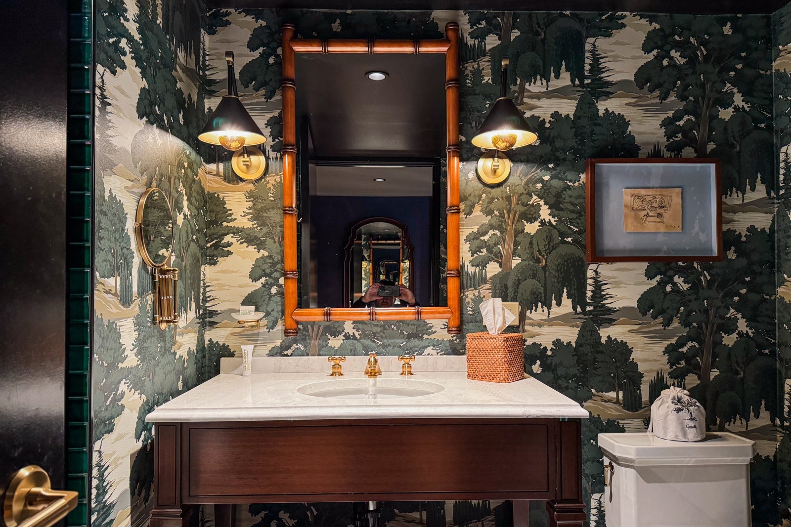 Graduate Hotel Princeton guest room