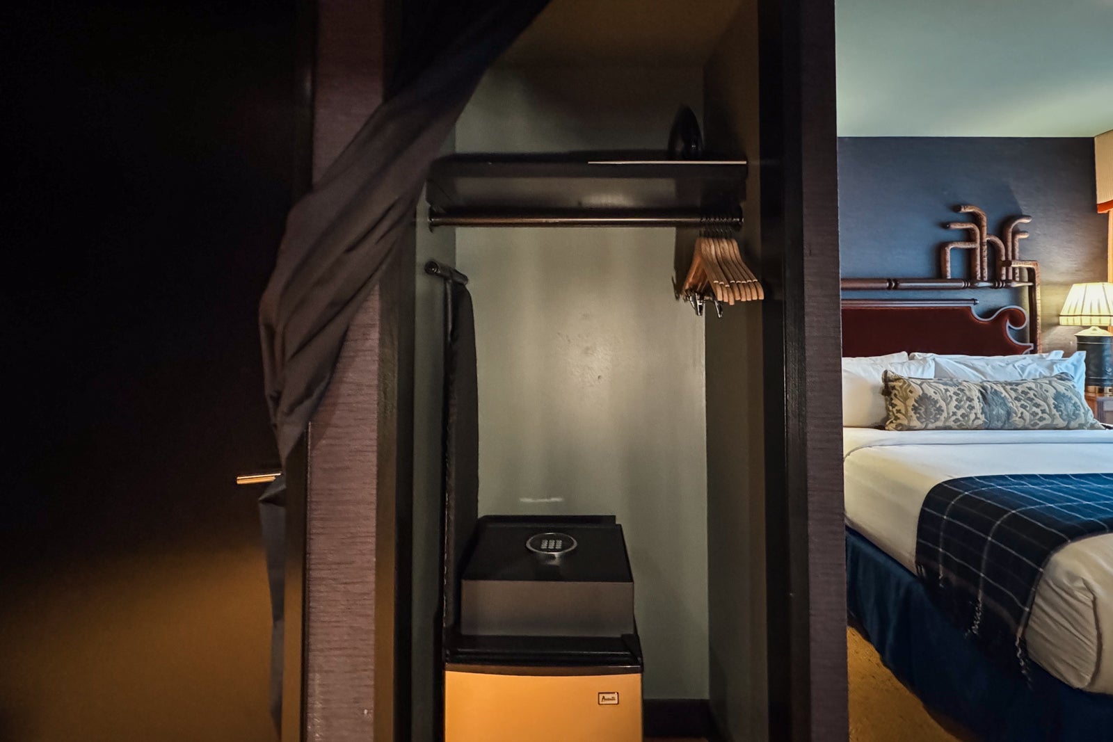 Graduate Hotel Princeton guest room