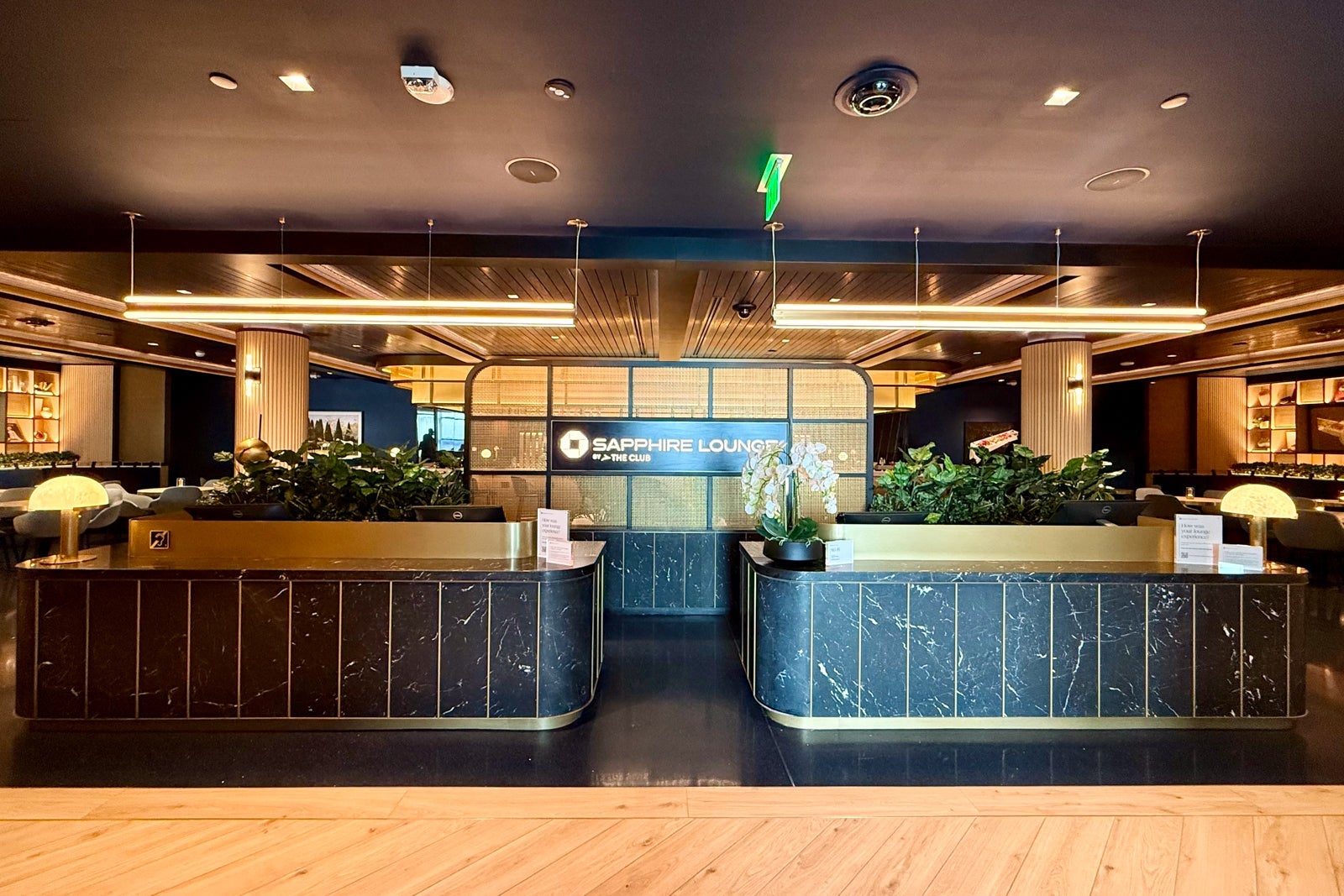 Sapphire Lounge at PHL entrance