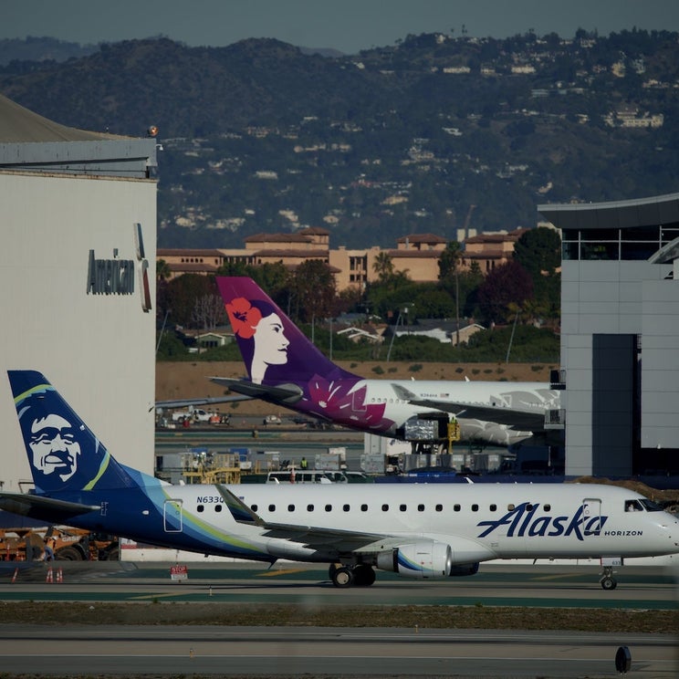 Atmos Rewards Ascent Visa Signature review: Valuable points and solid perks for Alaska Airlines and Hawaiian Airlines flyers