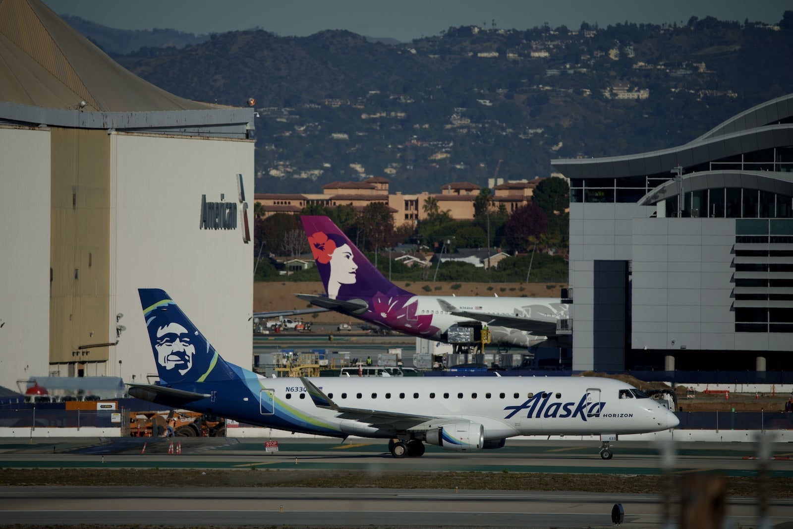 Alaska and Hawaiian aircraft