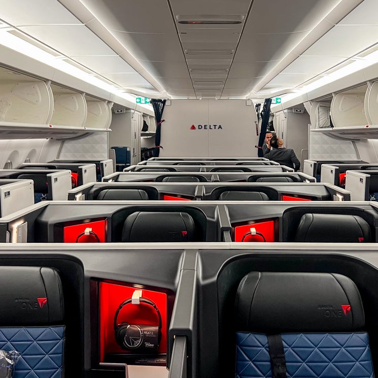 Delta and United cards offer cheaper award flights — will other airlines follow?