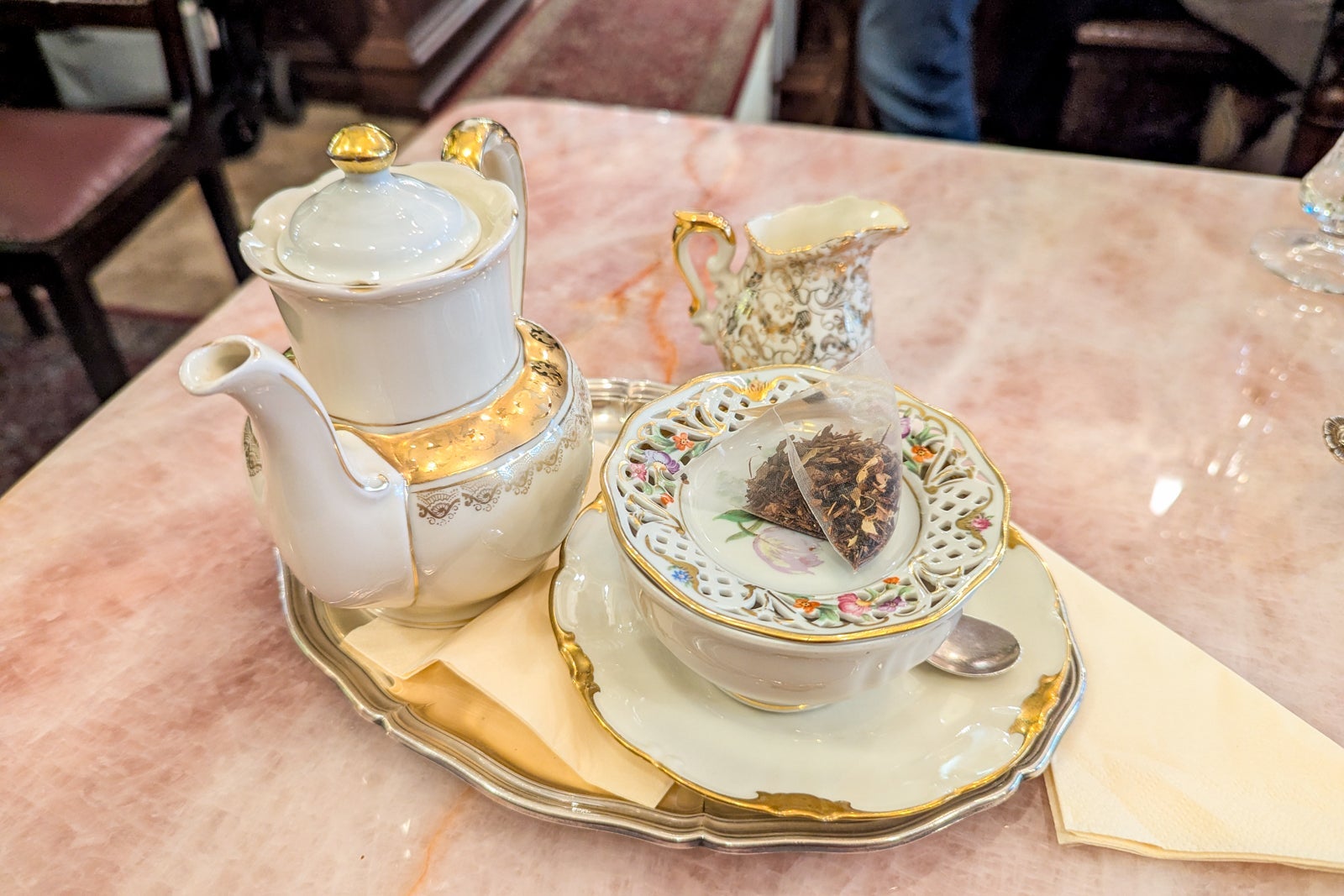 Tea service in antique porcelain