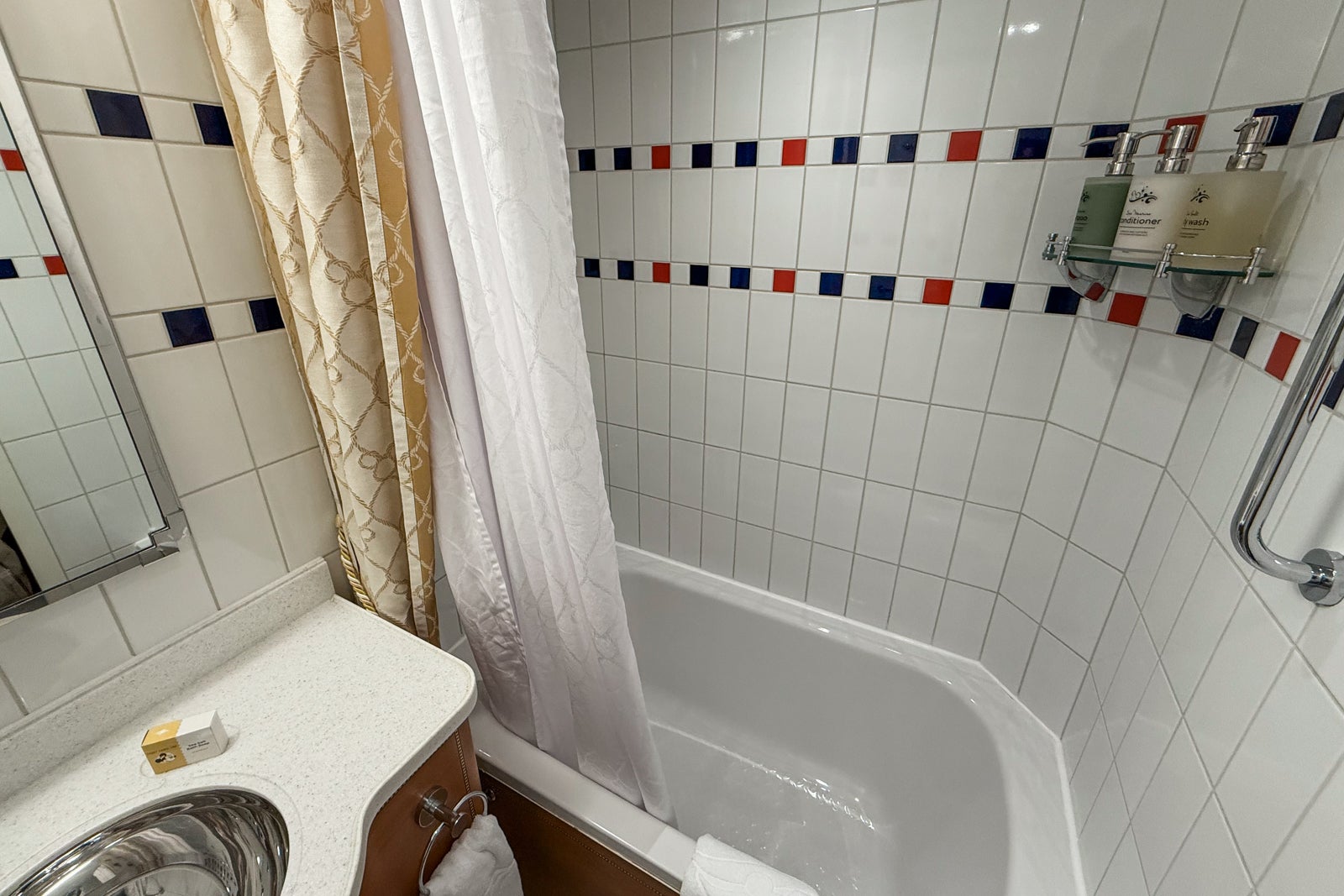 Disney Fantasy cabin bathroom