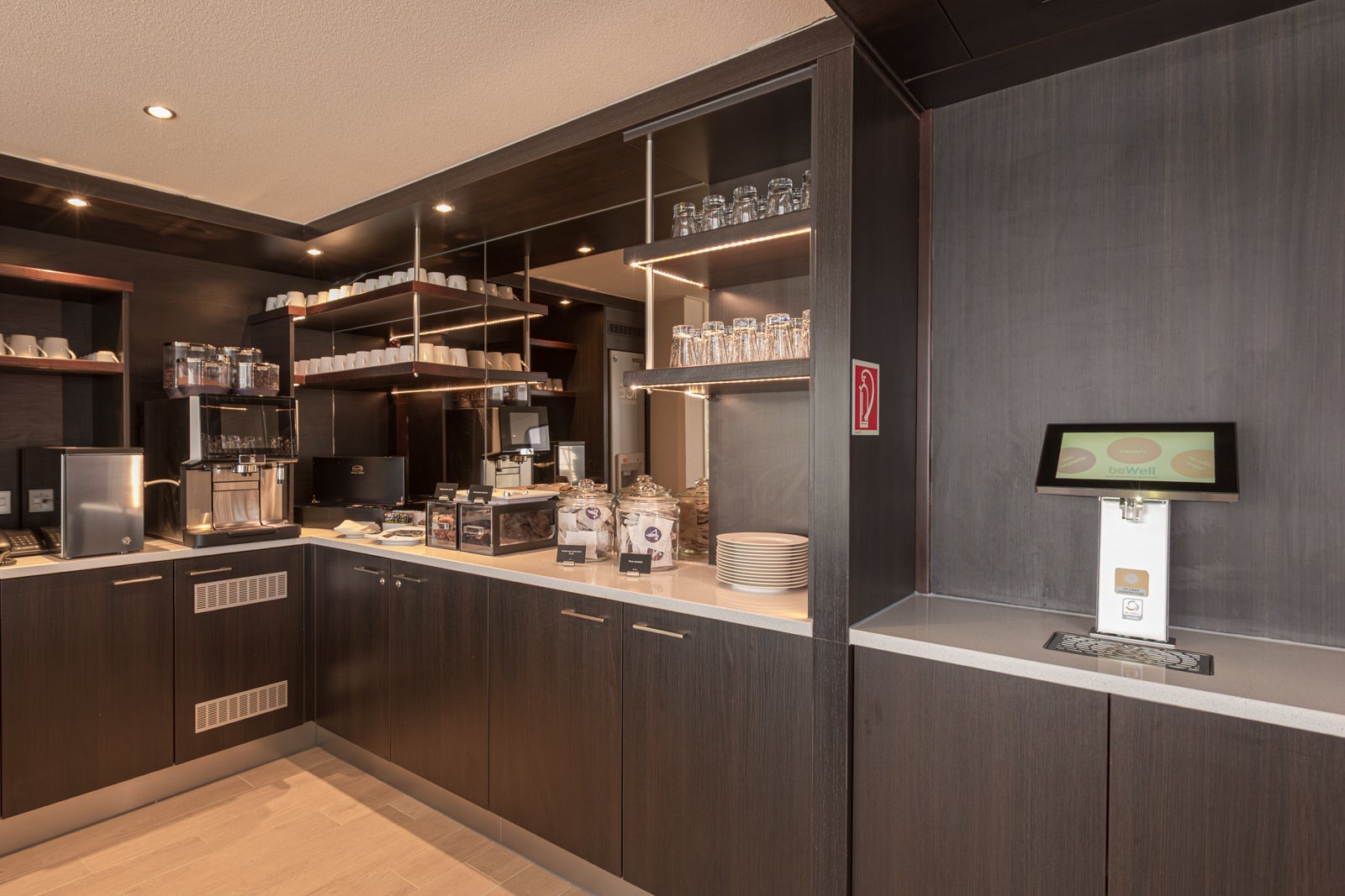 Espresso drinks, hot chocolate and tea are available around the clock in the Club Lounge