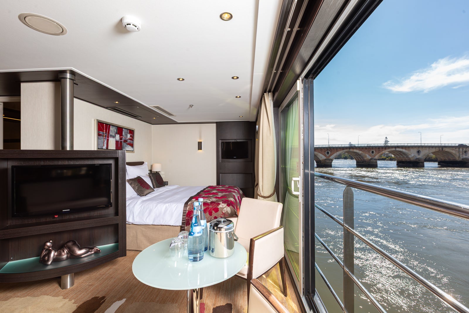 A Royal Suite on Avalon Artistry II