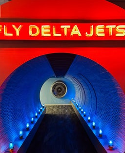 Delta brings back 12Status: Score SkyMiles each time the Seahawks throw a pass