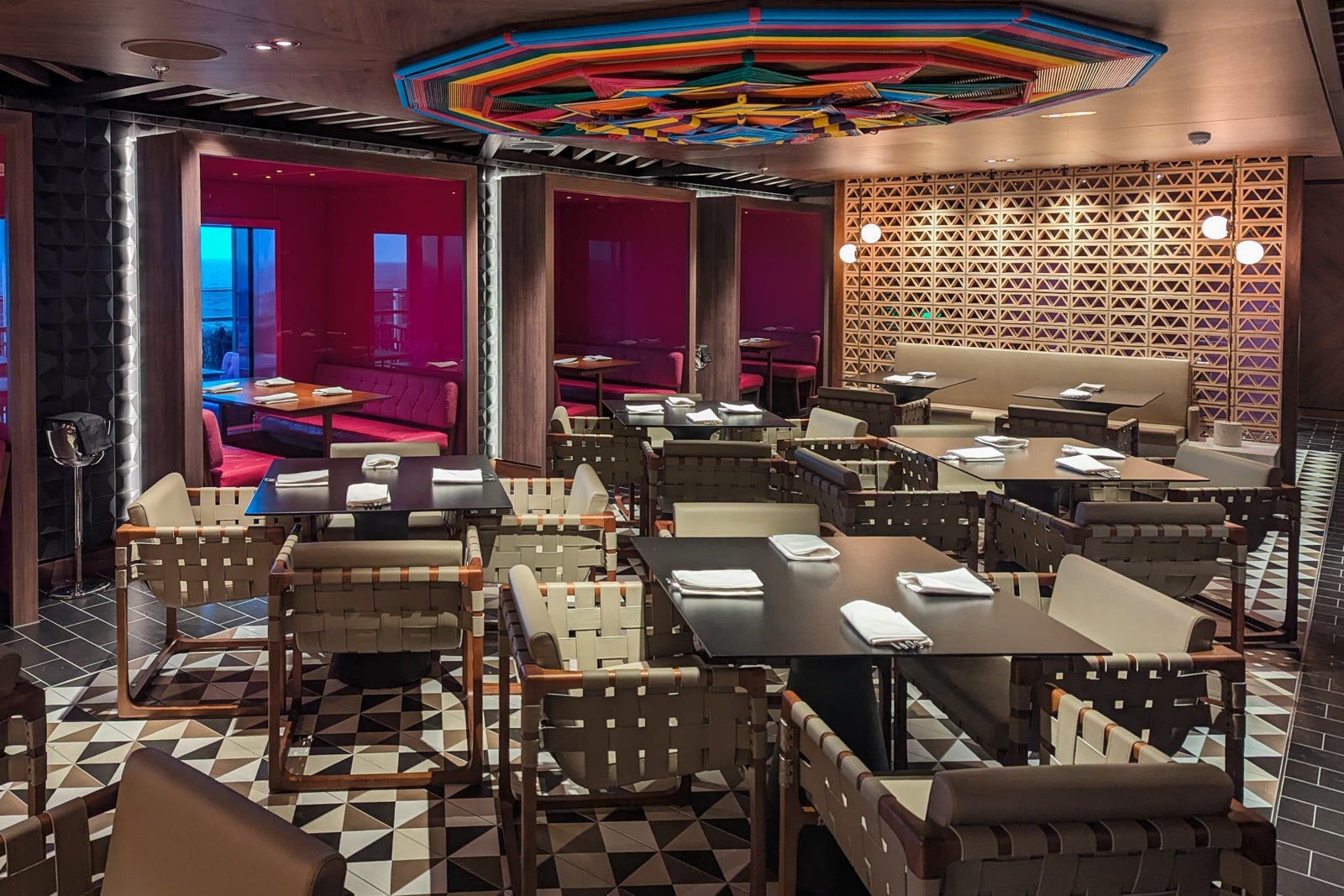 norwegian aqua dining