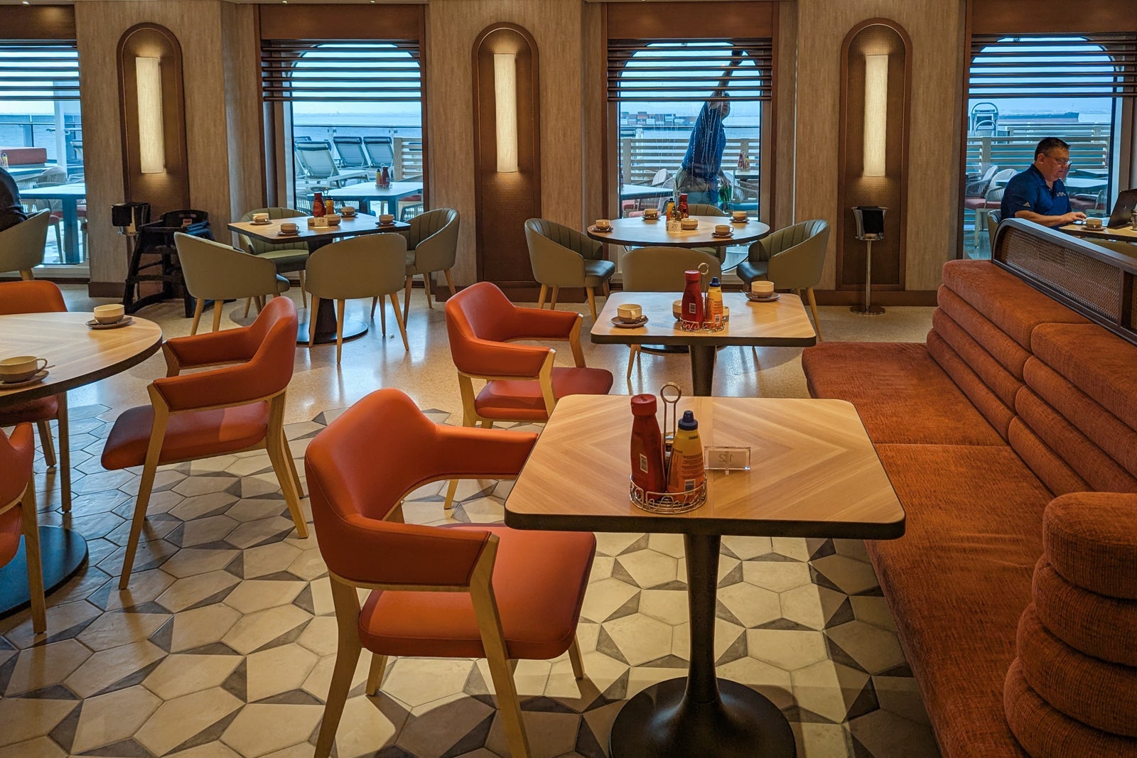 norwegian aqua dining