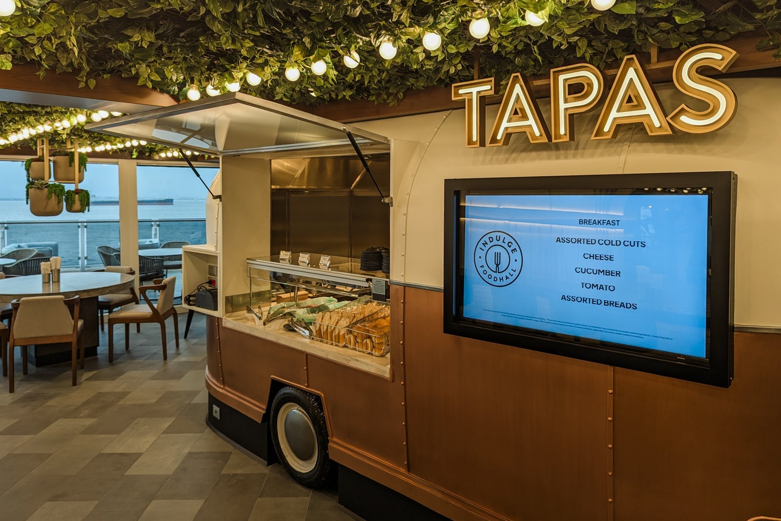 norwegian aqua dining