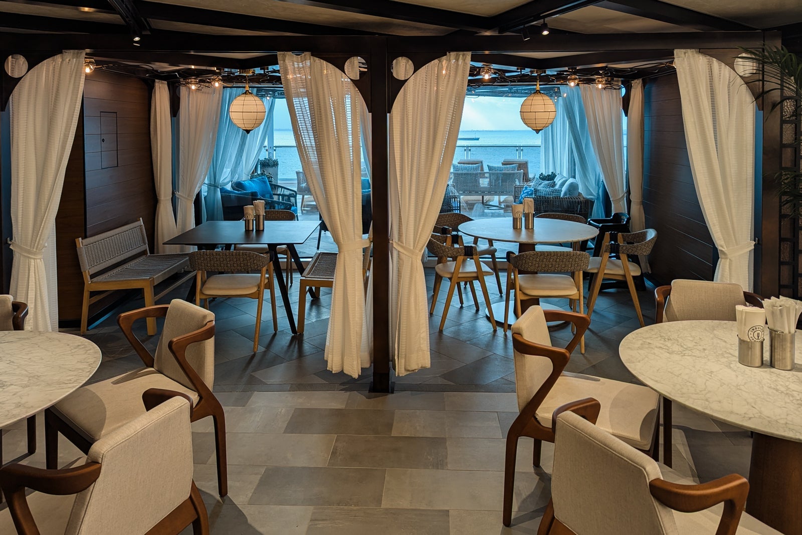 norwegian aqua dining