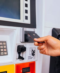 Use this credit card for daily purchases — and save on your Verizon bill and brand new tech