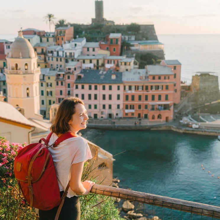 Best low-annual-fee credit cards with no foreign transaction fees