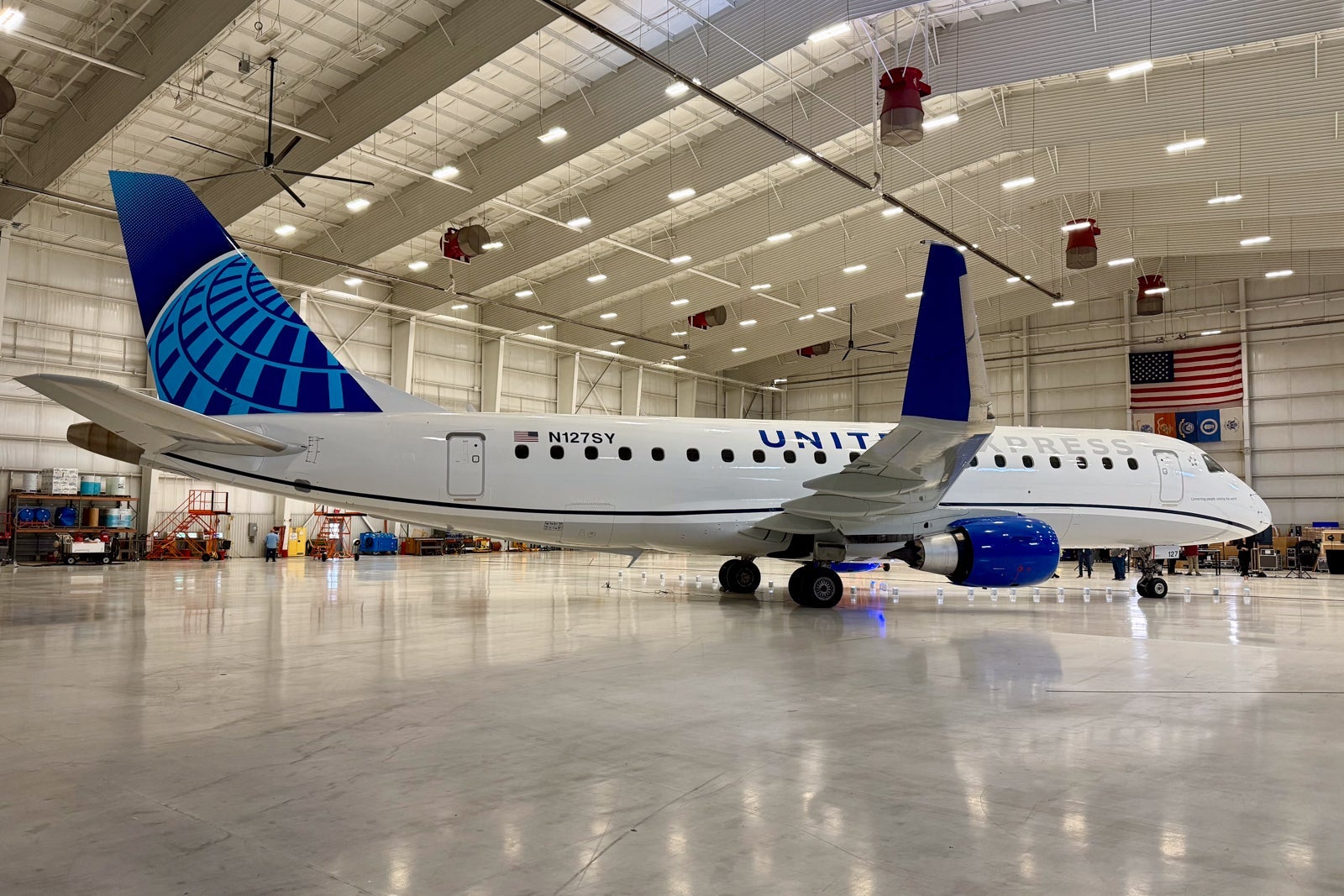 United Express E175 with Starlink Installation.