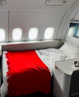 Video from the first flight in the new Air France La Premiere first class