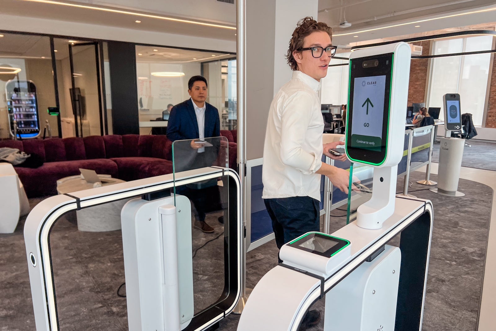 Oakland Clear Boarding Gate Alaska