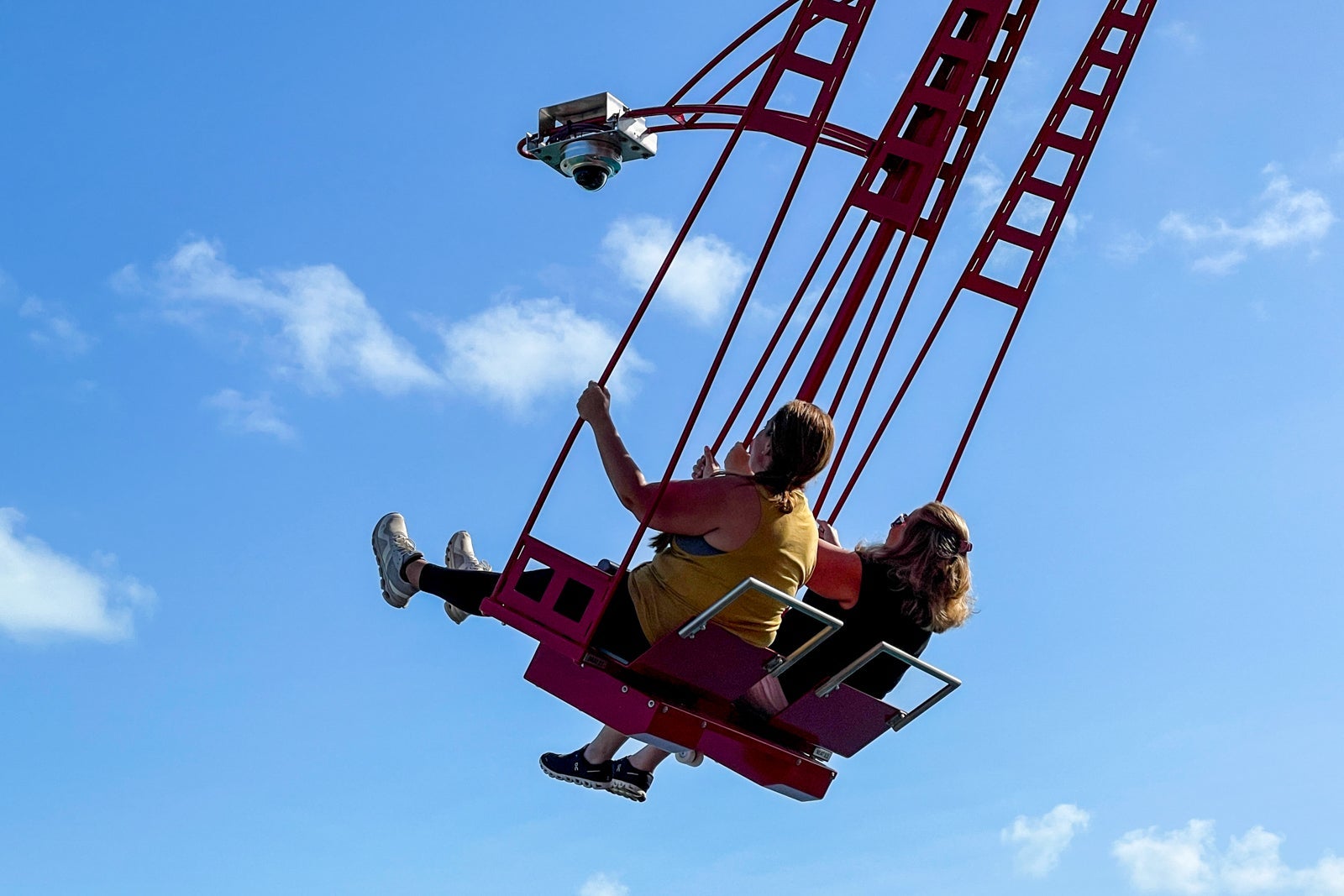 Cliffhanger over-water swing aboard MSC World America