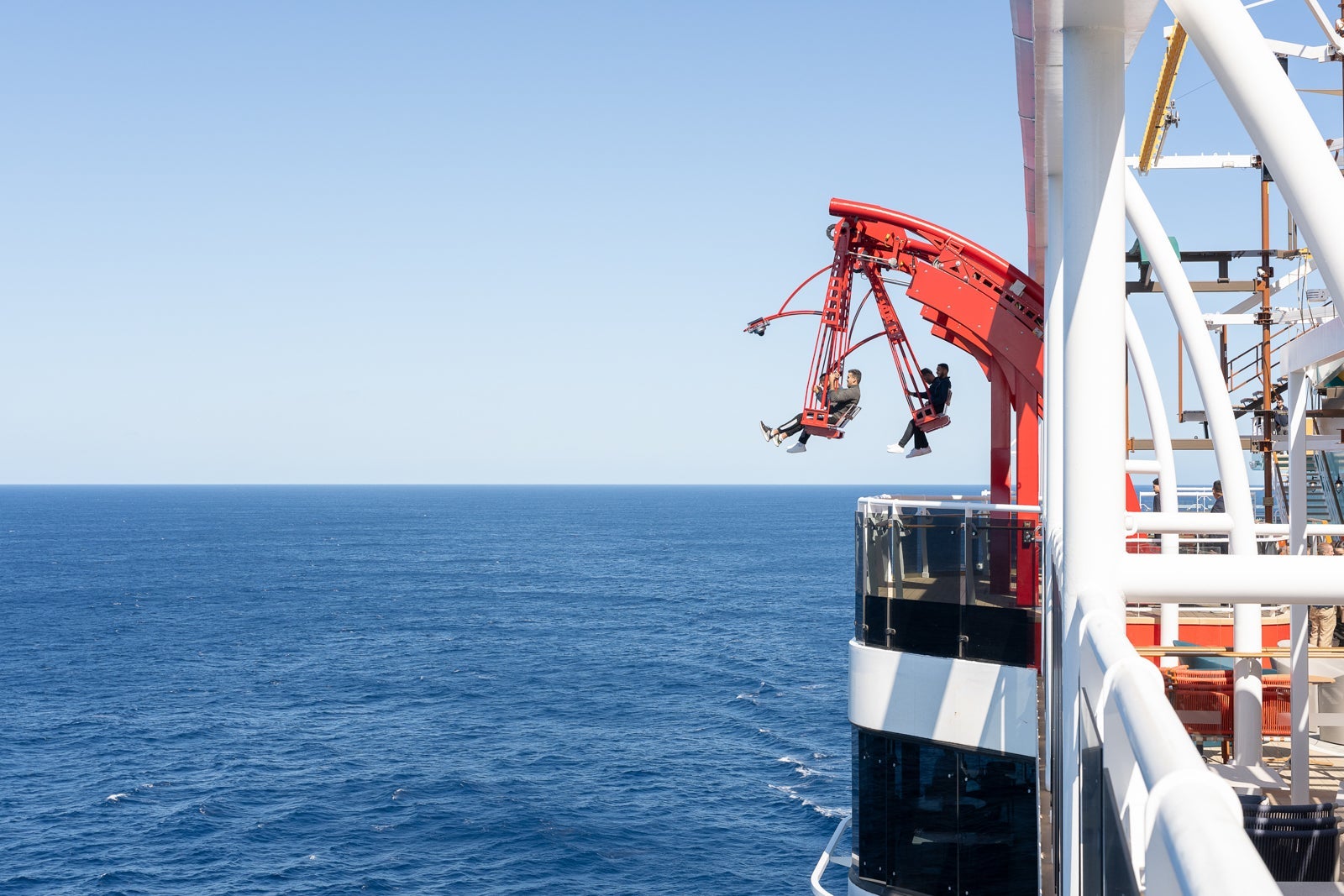 Cliffhanger over-water swing aboard MSC World America