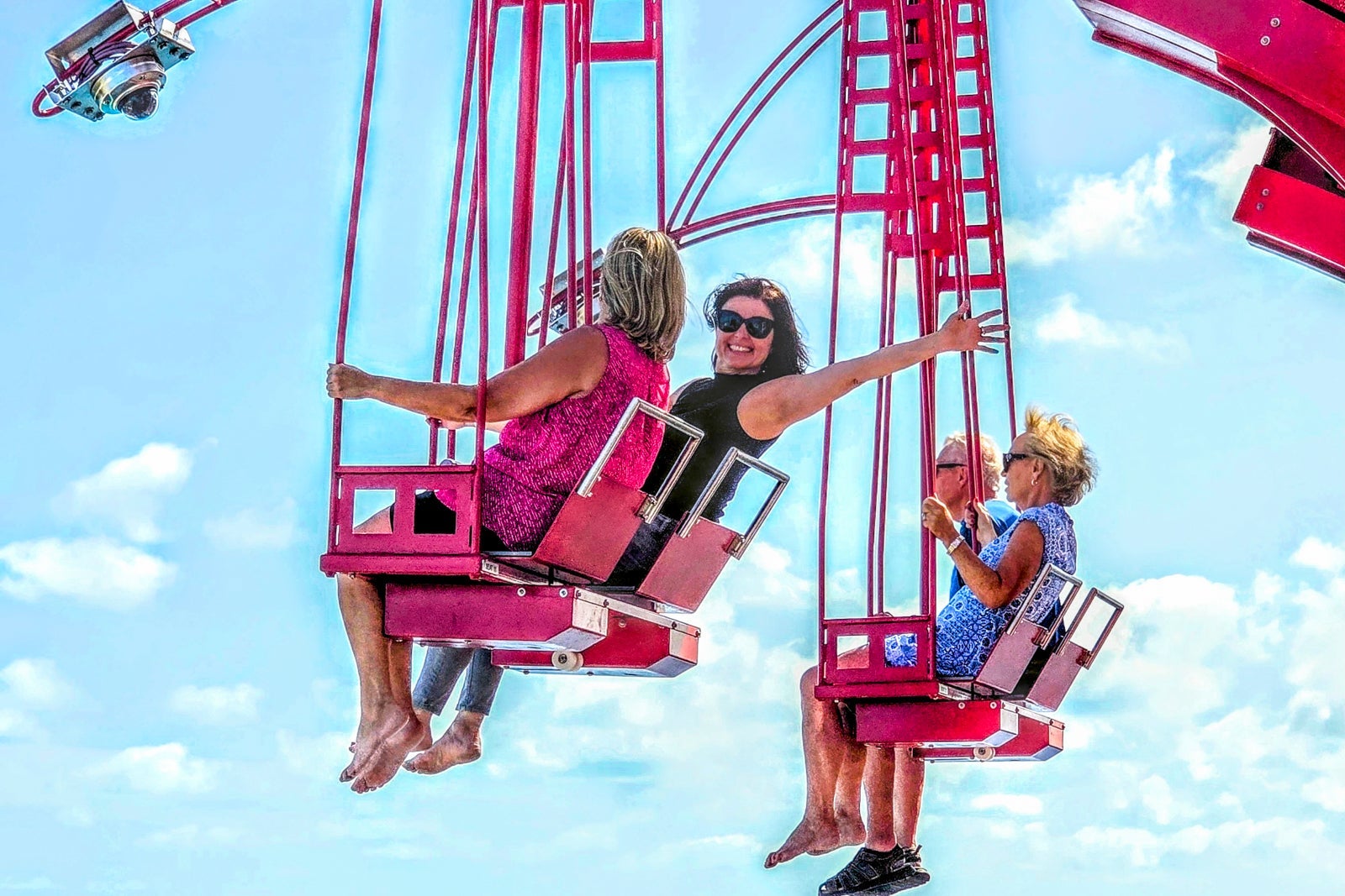 Cliffhanger over-water swing aboard MSC World America