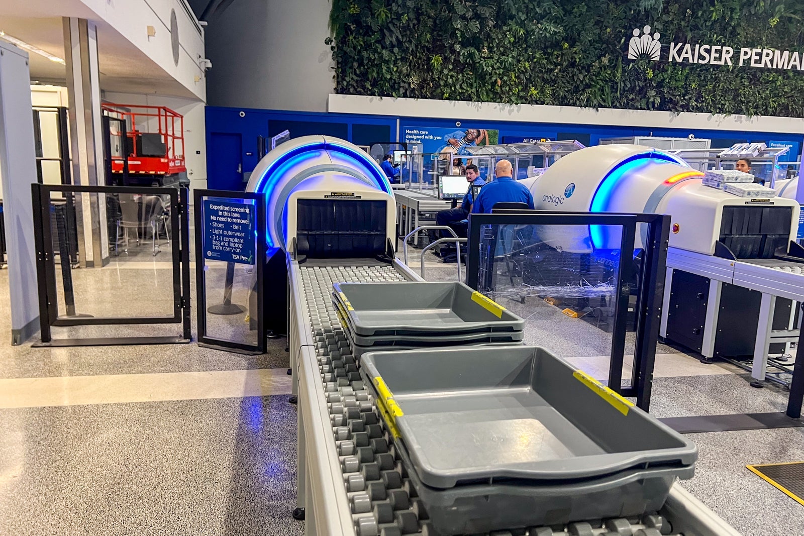 Oakland Clear Boarding Gate Alaska