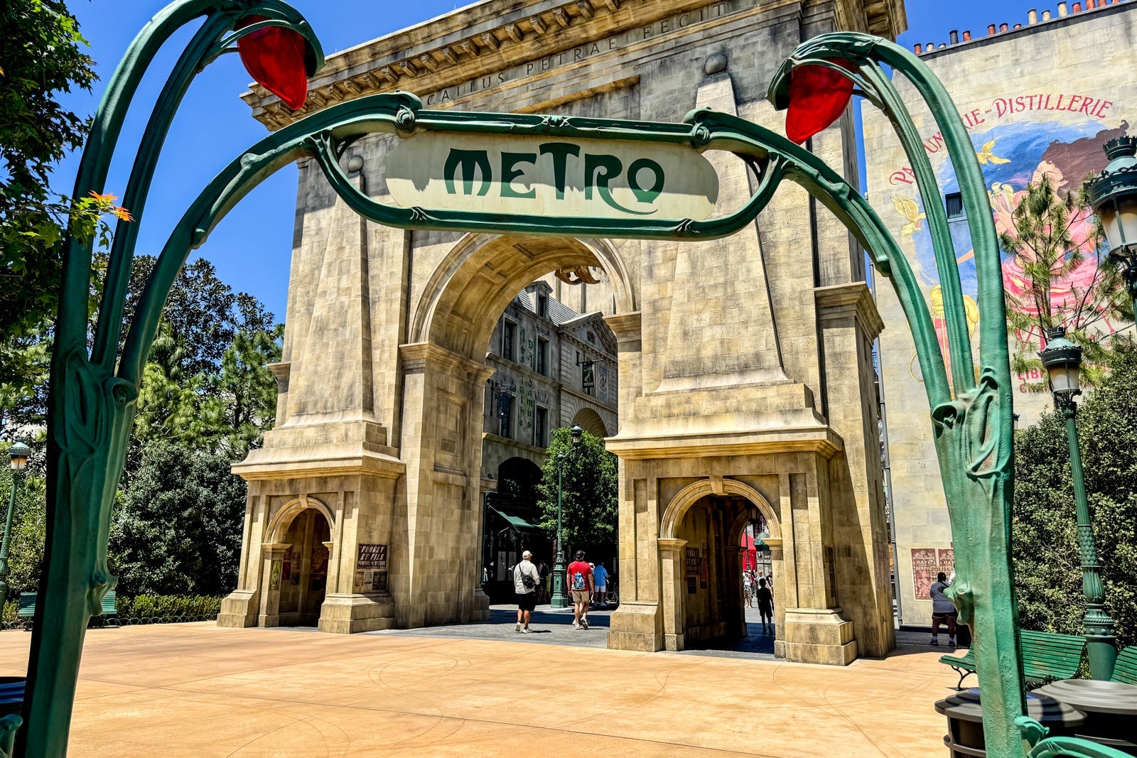 paris-themed theme park land