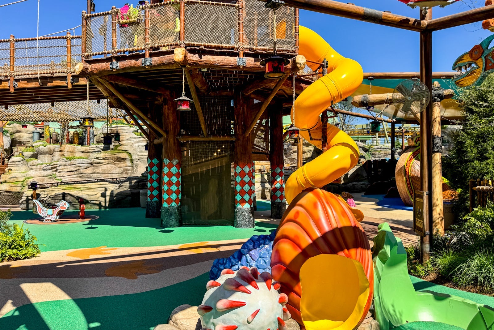 theme park play area