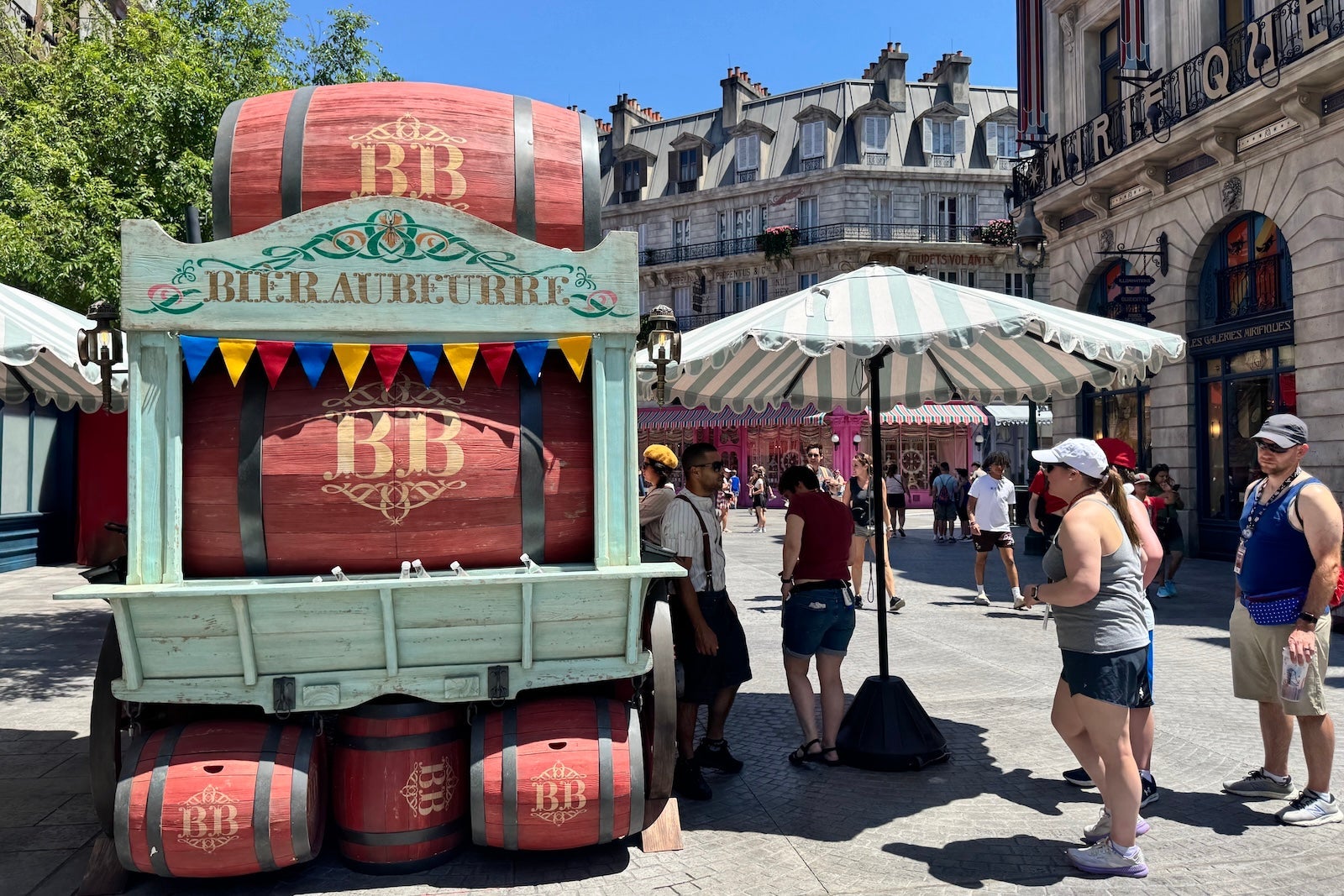 theme park drink cart