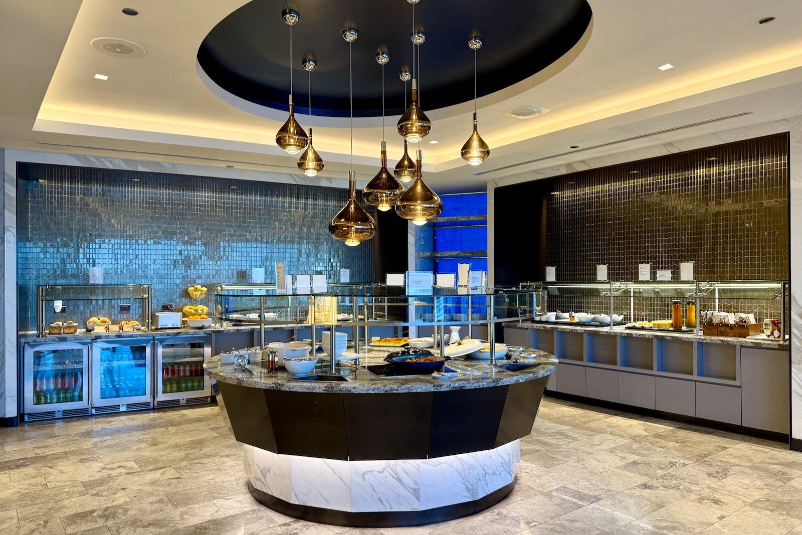 new united polaris lounge