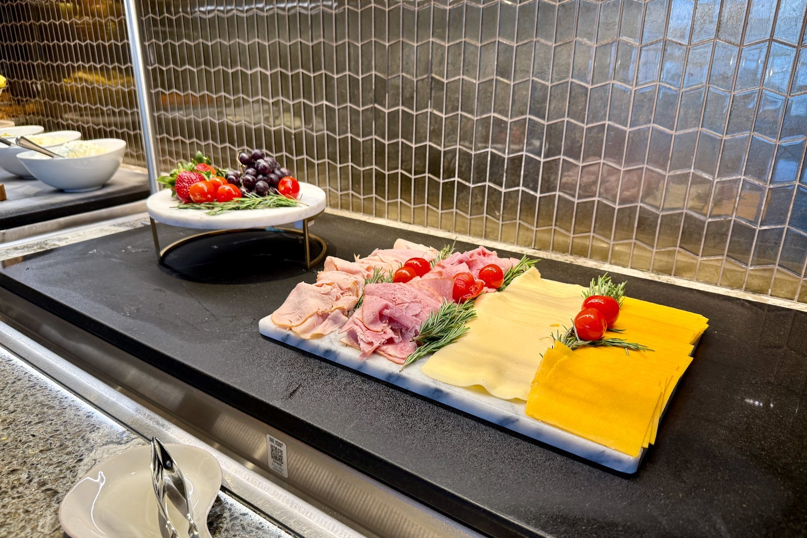 new united polaris lounge