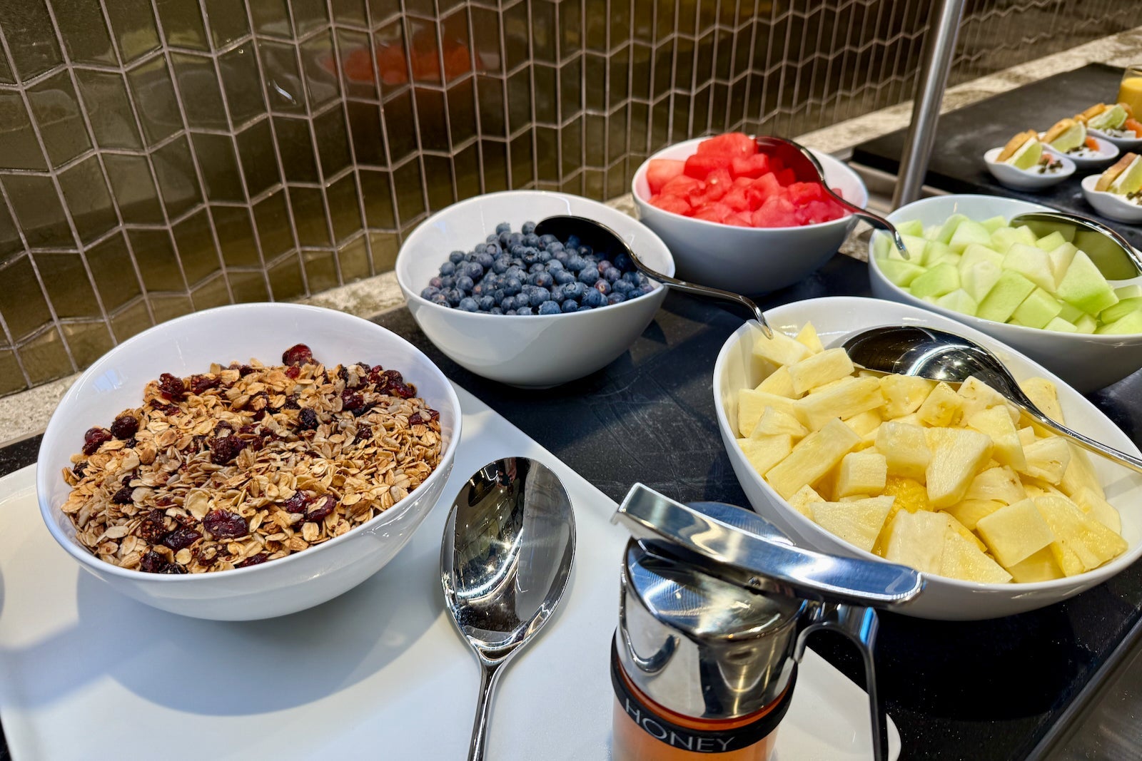 new united polaris lounge