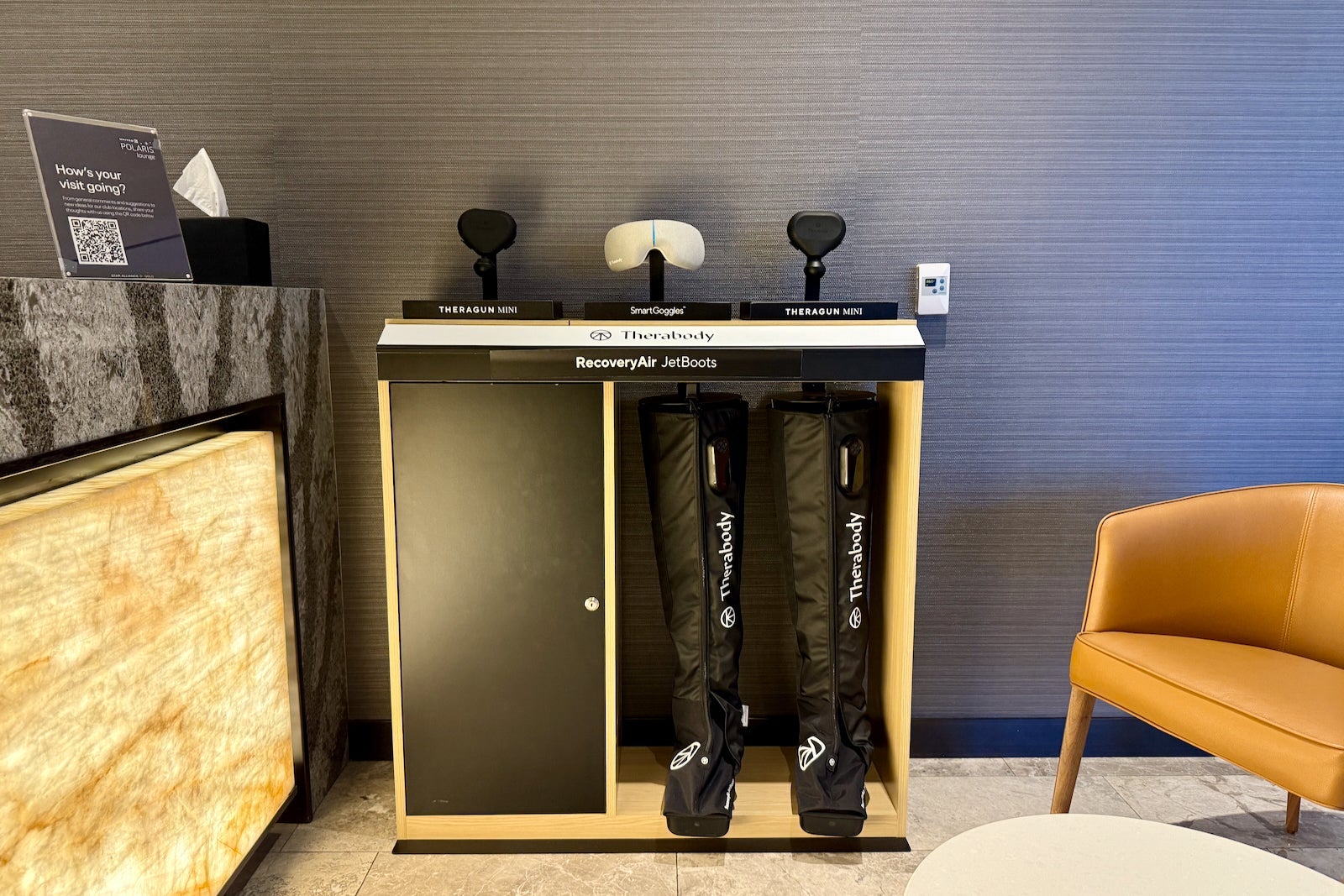 new united polaris lounge