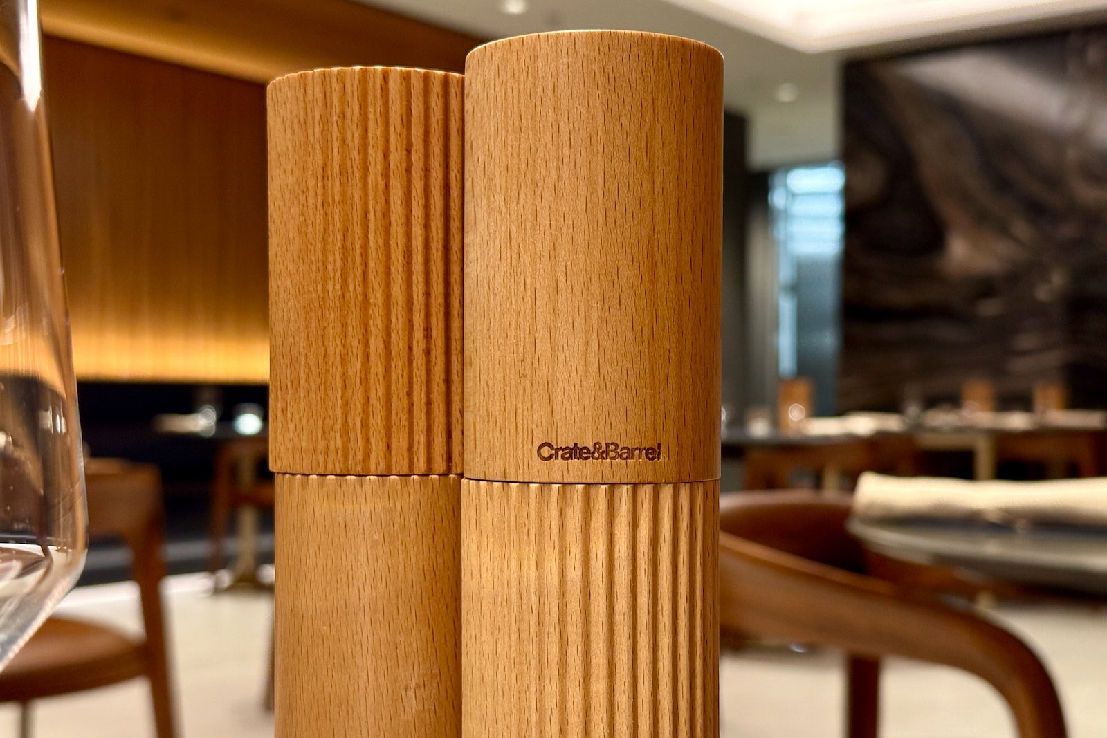 new united polaris lounge bar