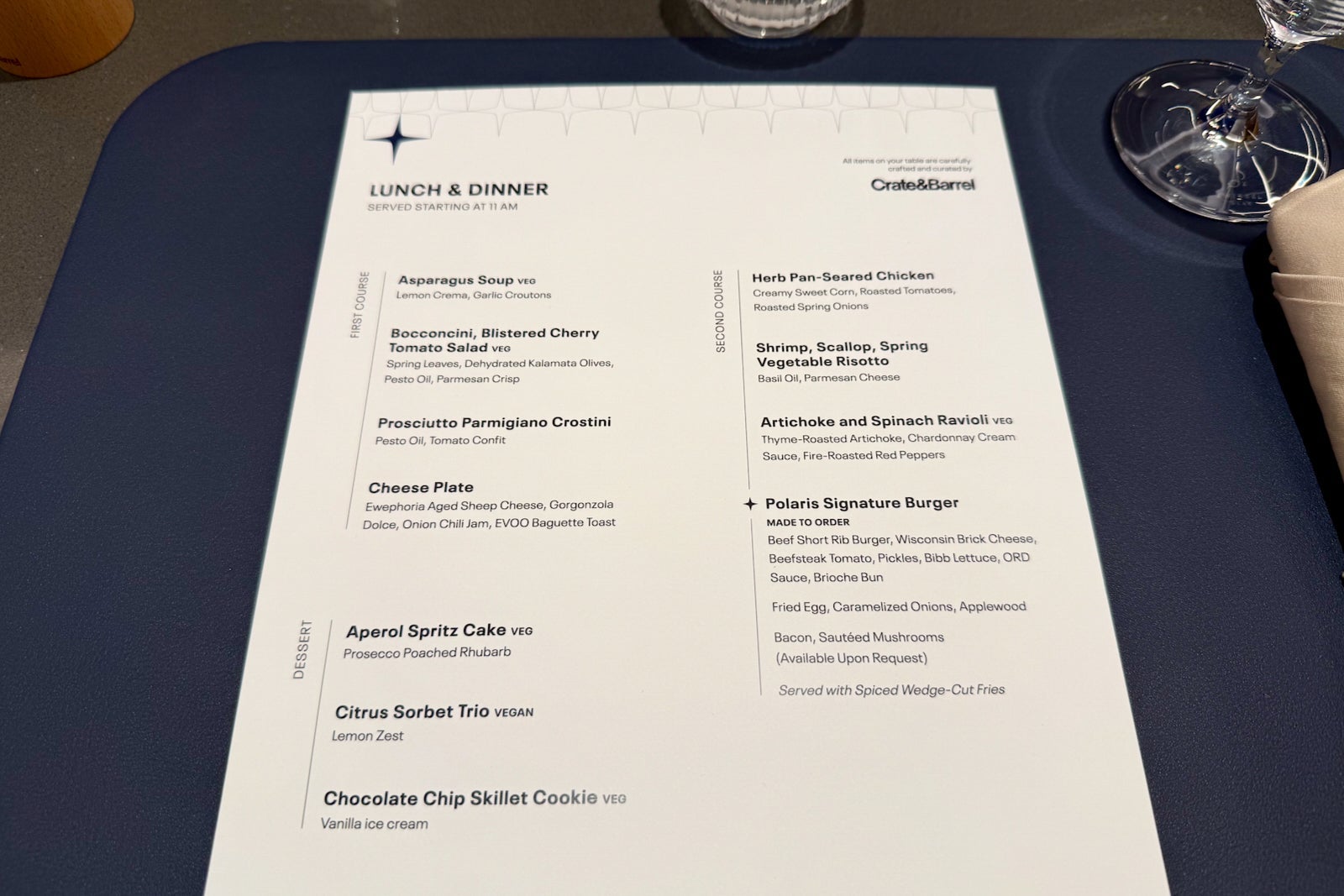new united polaris lounge bar