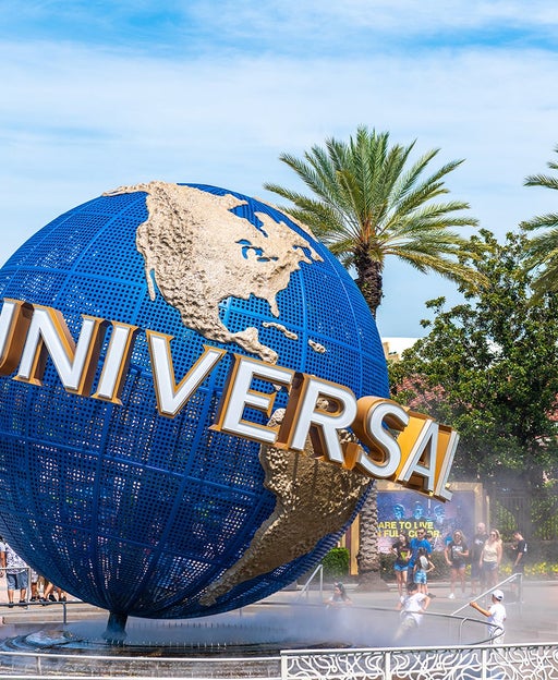 Three dimensional globe logo at Universal Studios. Zoom
