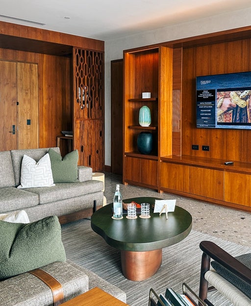 Nekajui interior
