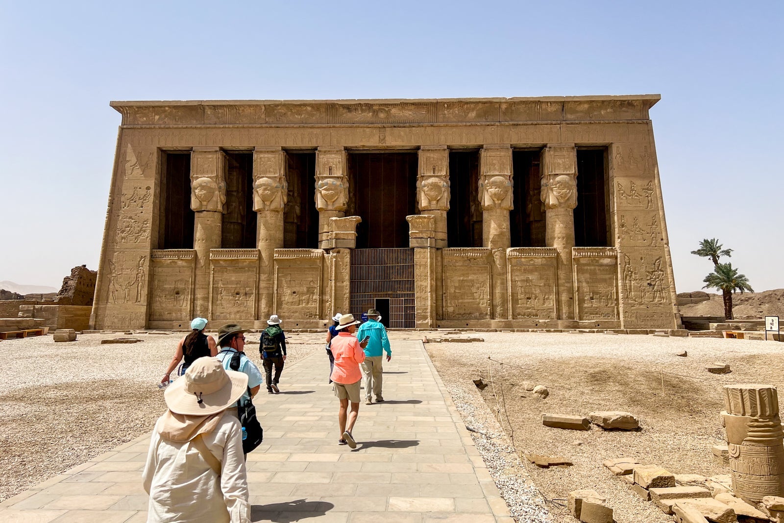 AmaWaterways passengers arrive at Temple of Hathor